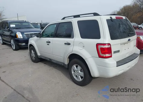 2009 Ford Escape Xlt z USA, uszkodzony, nr VIN 1FMCU93G49KA56289
